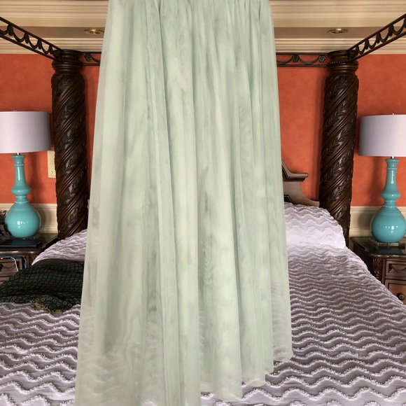 H and M tulle long skirt - Picture 3 of 4